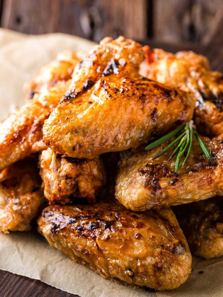 bbq-chicken-wings-spicy-grilled-meat-PEBLV2D.jpg